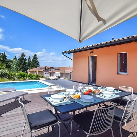 Lovely In Montebuono With Wifi *